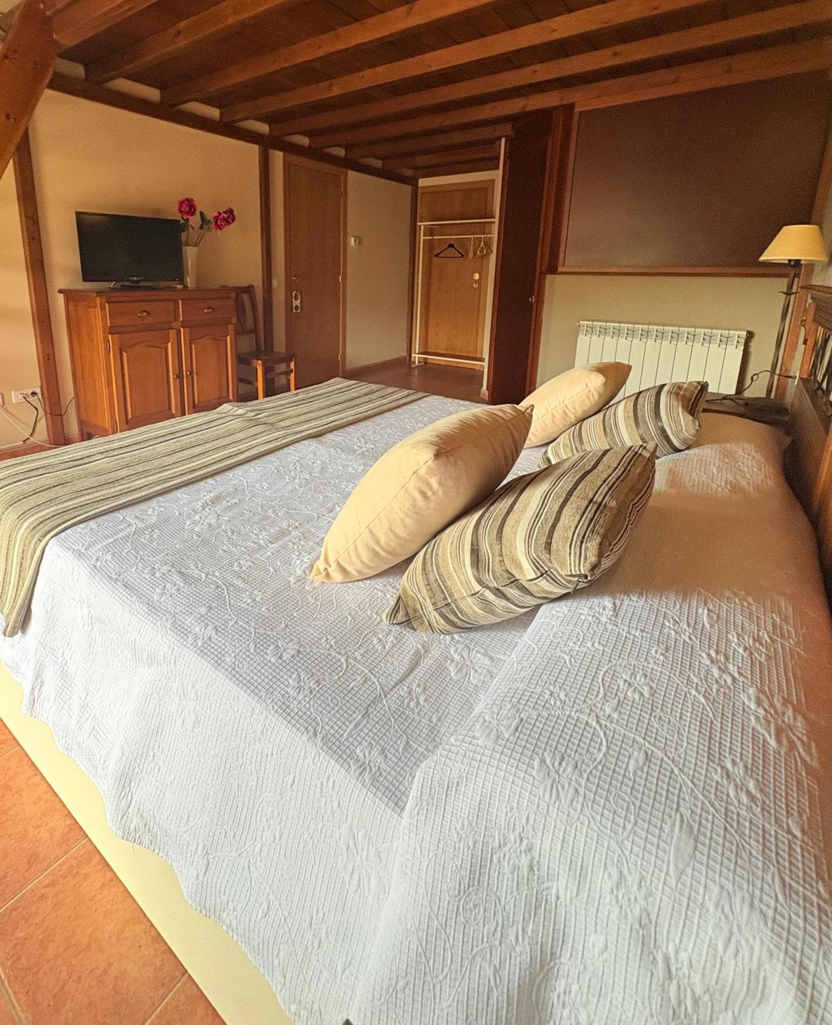 Hotel Guara Inluka Las Almunias Extérieur photo