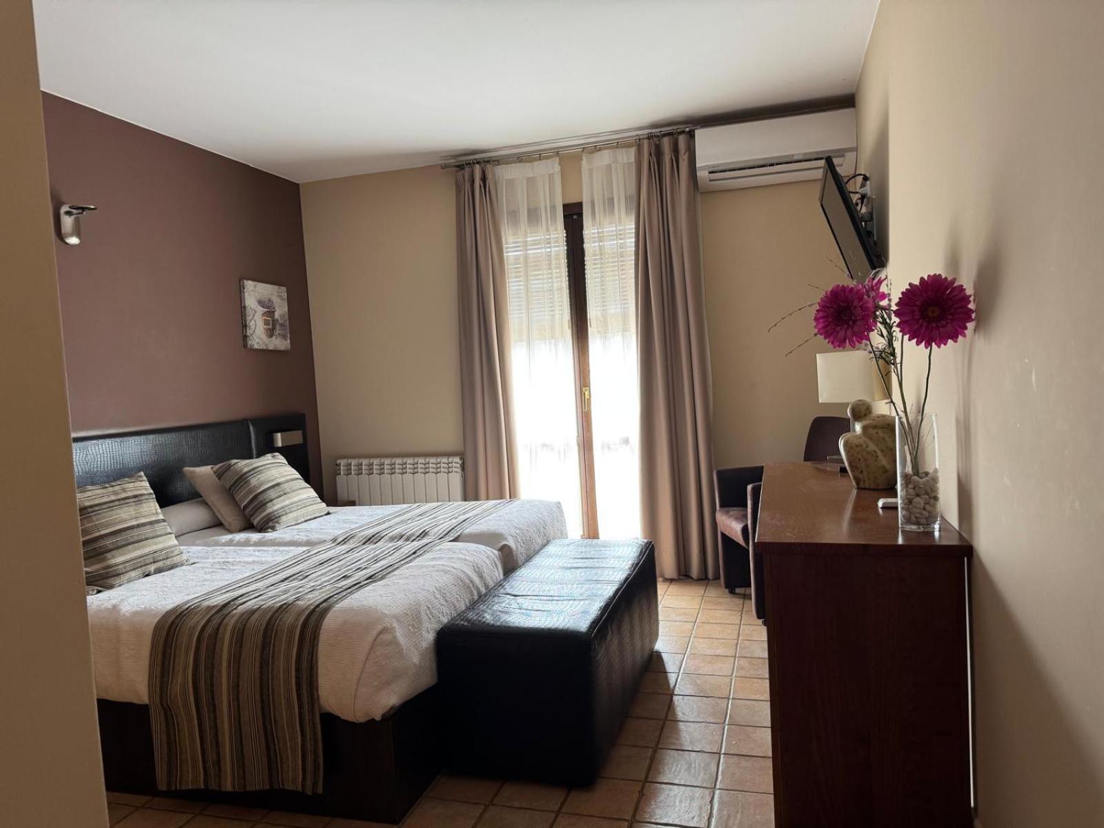 Hotel Guara Inluka Las Almunias Chambre photo