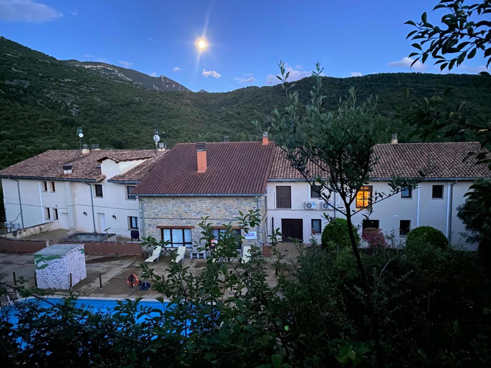 Hotel Guara Inluka Las Almunias Extérieur photo