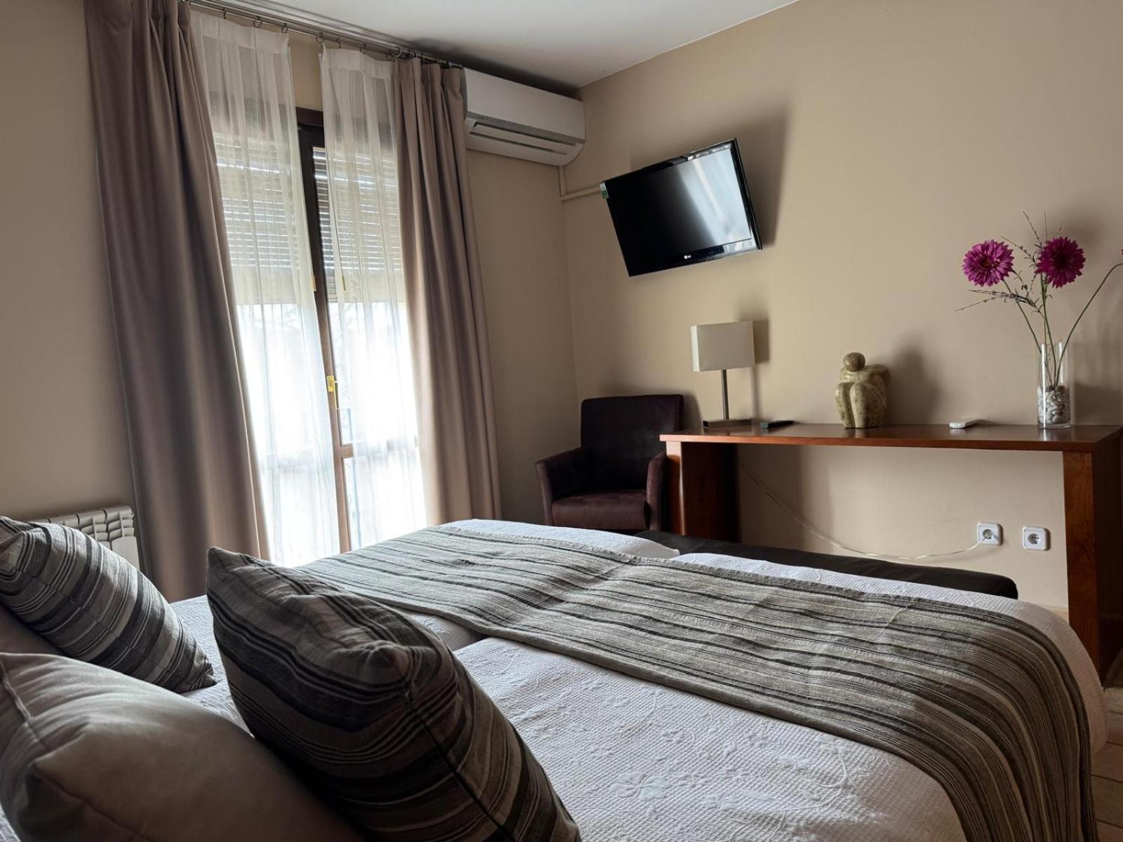 Hotel Guara Inluka Las Almunias Extérieur photo